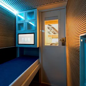 Resting Pods - Zzzleepandgo Wien Airport Капсульный отель Швехат
